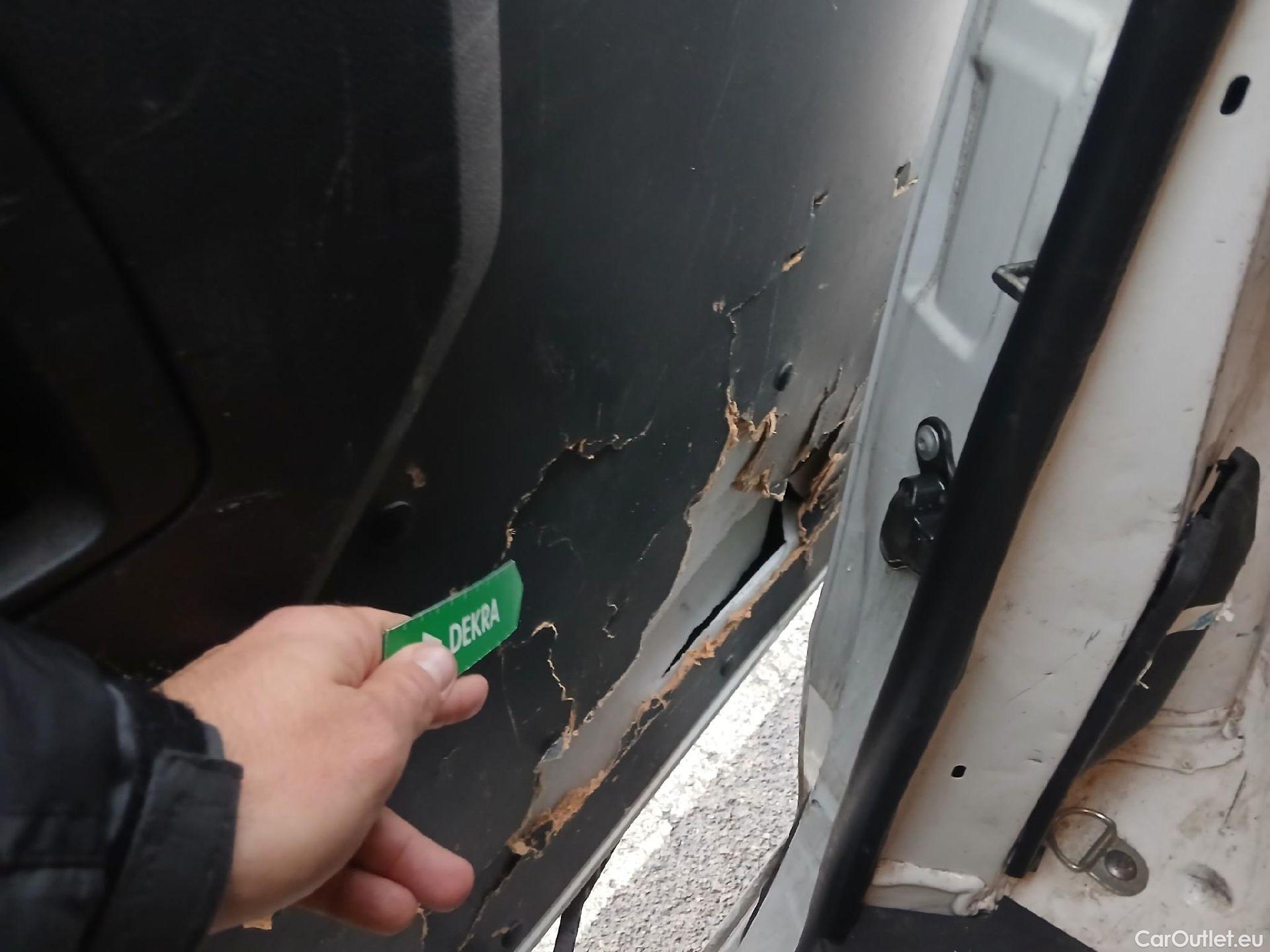  Citroen  Jumpy CITROEN  / 2016 / 4P / furgón Talla M BlueHDi 120 S&S 6v Club (CA) #30