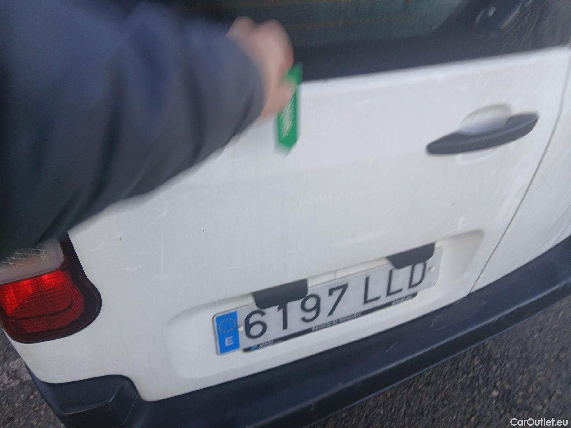  Citroen  Berlingo CITROEN  / 2018 / 4P / combi Talla M BlueHDi 100 S&S LIVE (IND) #10