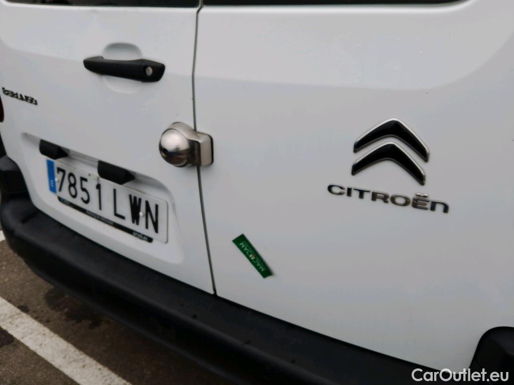  Citroen  Berlingo CITROEN  / 2018 / 5P / furgón derivado de turismo Doble Cab. Talla XL BlueHDi 100 CONTROL #9