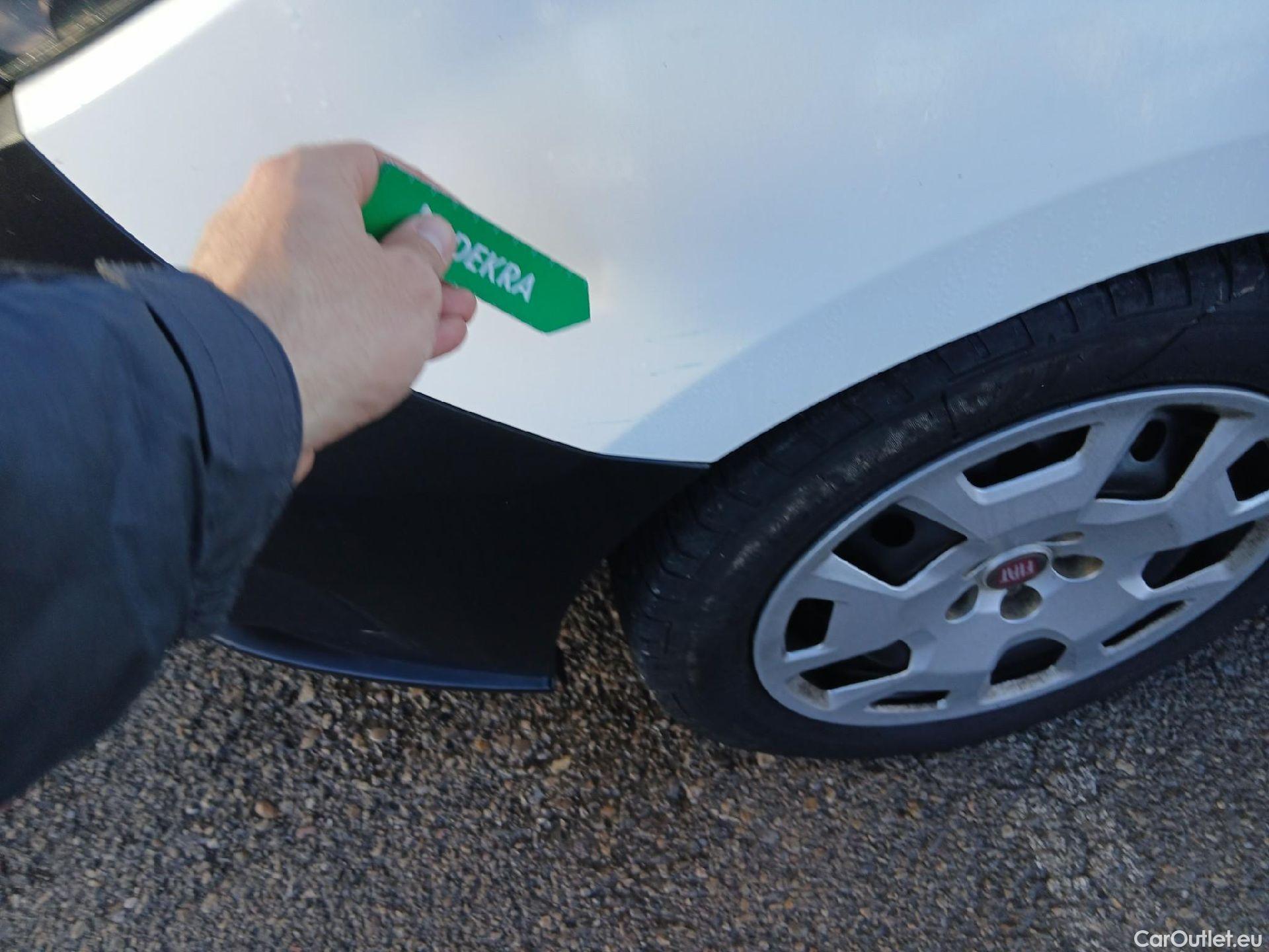  Fiat  Doblo FIAT Doblò Cargo/2015/4P/furgón derivado de turismo Cargo Maxi SX 1.6 Mjet 77kW (105CV) #5