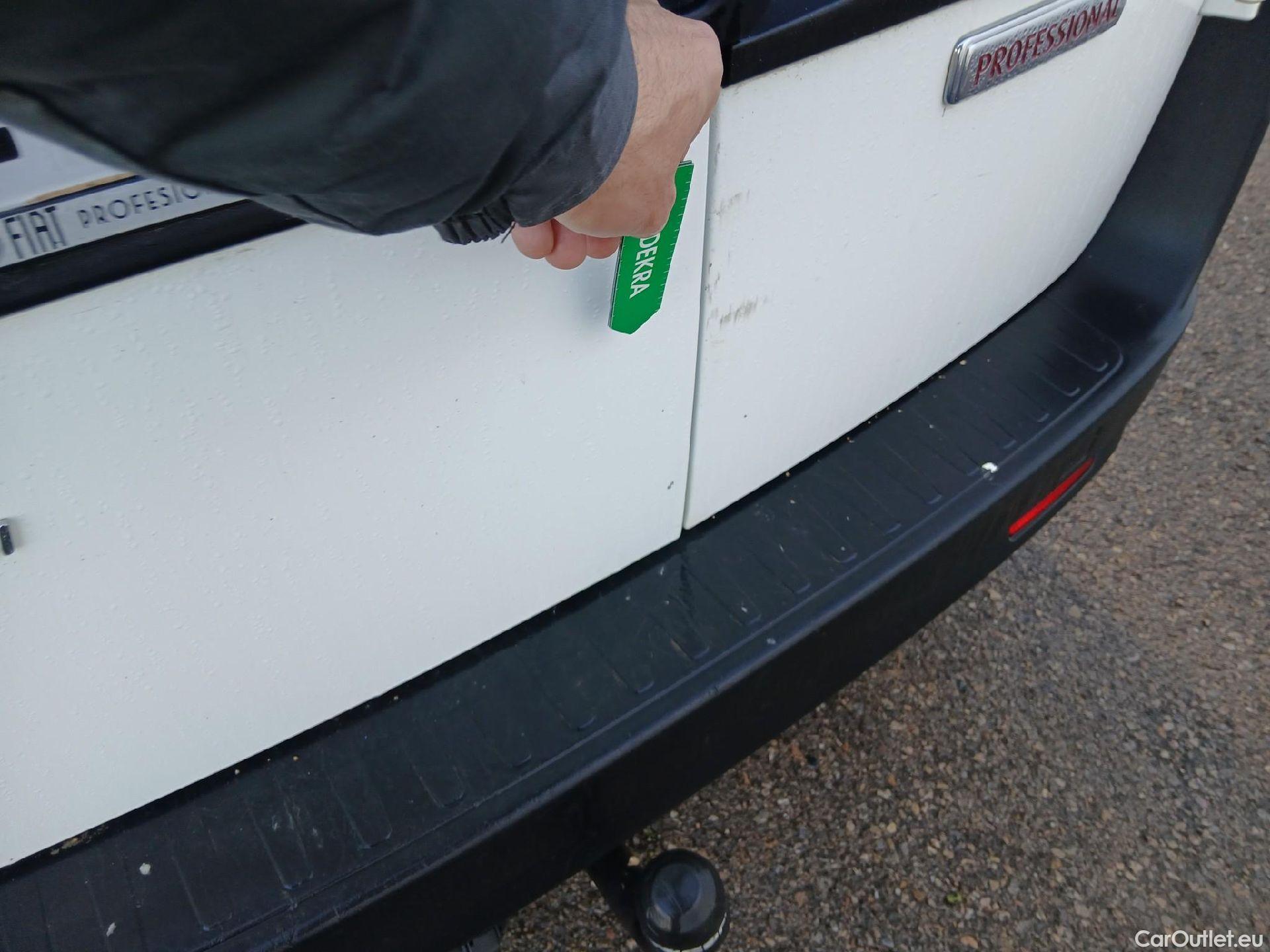  Fiat  Doblo FIAT Doblò Cargo/2015/4P/furgón derivado de turismo Cargo Maxi SX 1.6 Mjet 77kW (105CV) #16