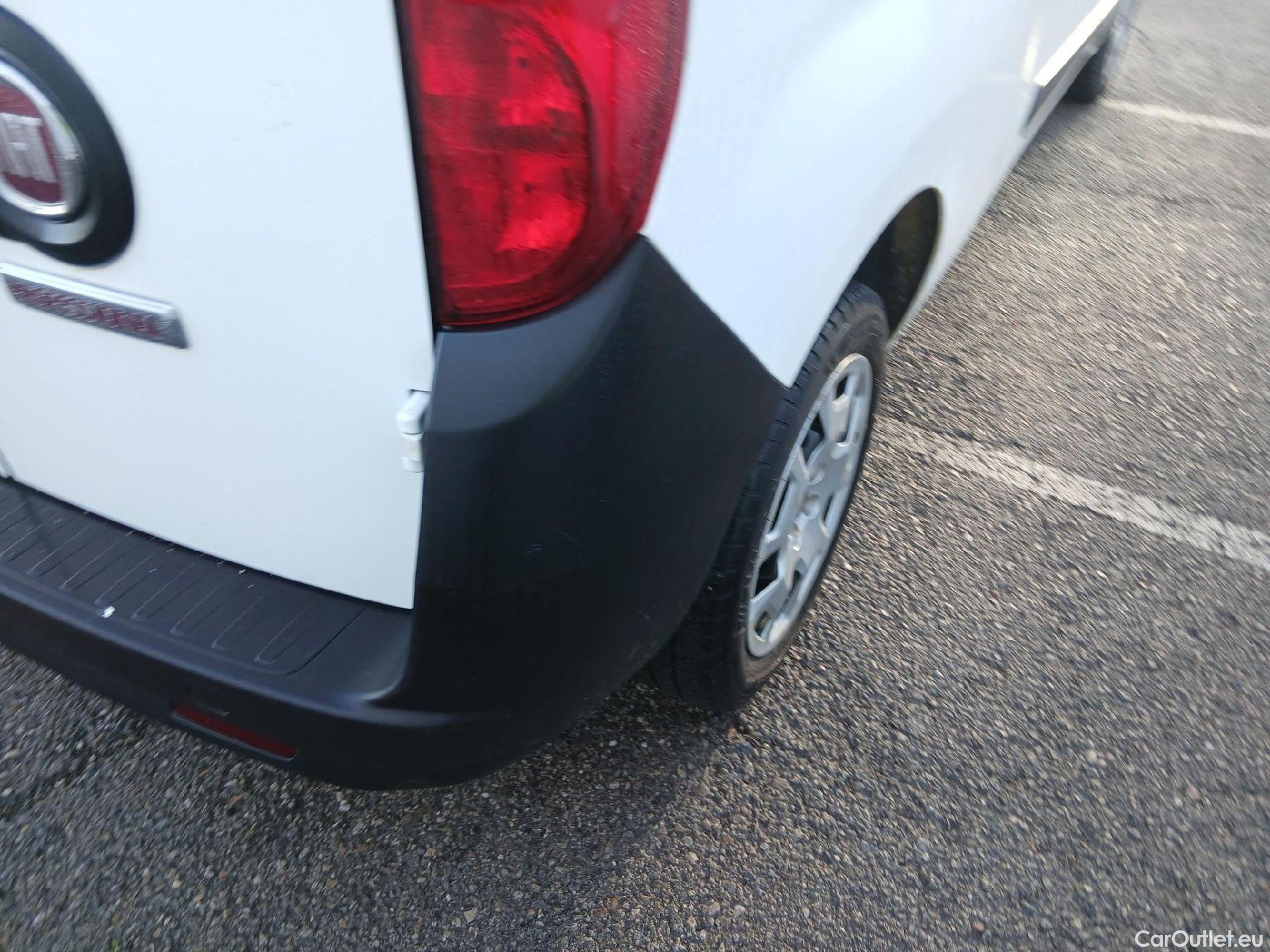  Fiat  Doblo FIAT Doblò Cargo/2015/4P/furgón derivado de turismo Cargo Maxi SX 1.6 Mjet 77kW (105CV) #14