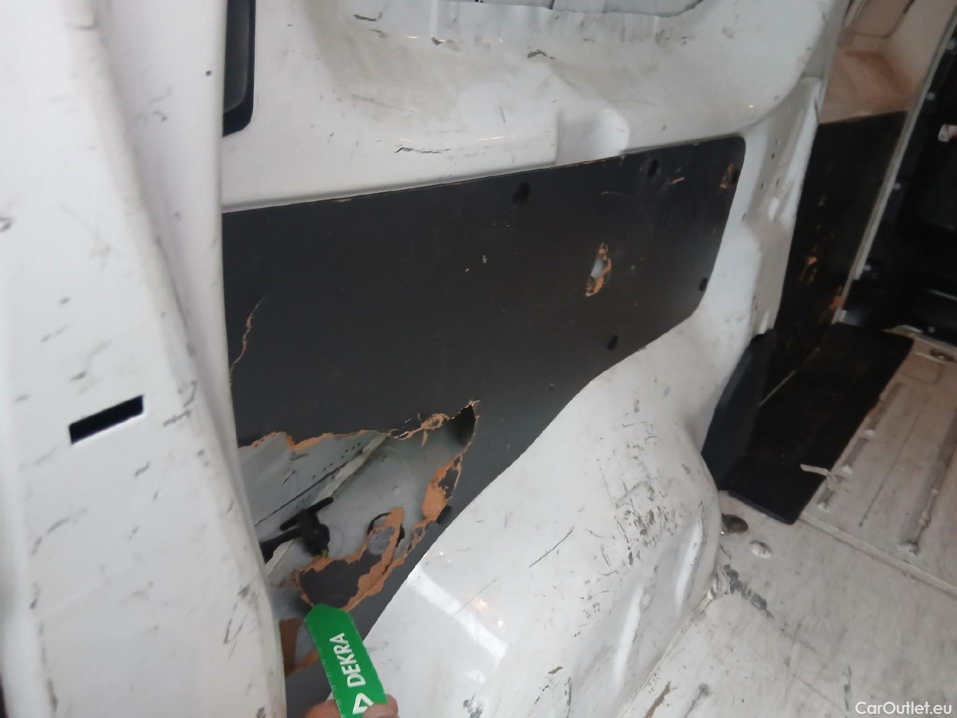  Citroen  Jumpy CITROEN  / 2016 / 4P / furgón Talla M BlueHDi 120 S&S 6v Club (CA) #39