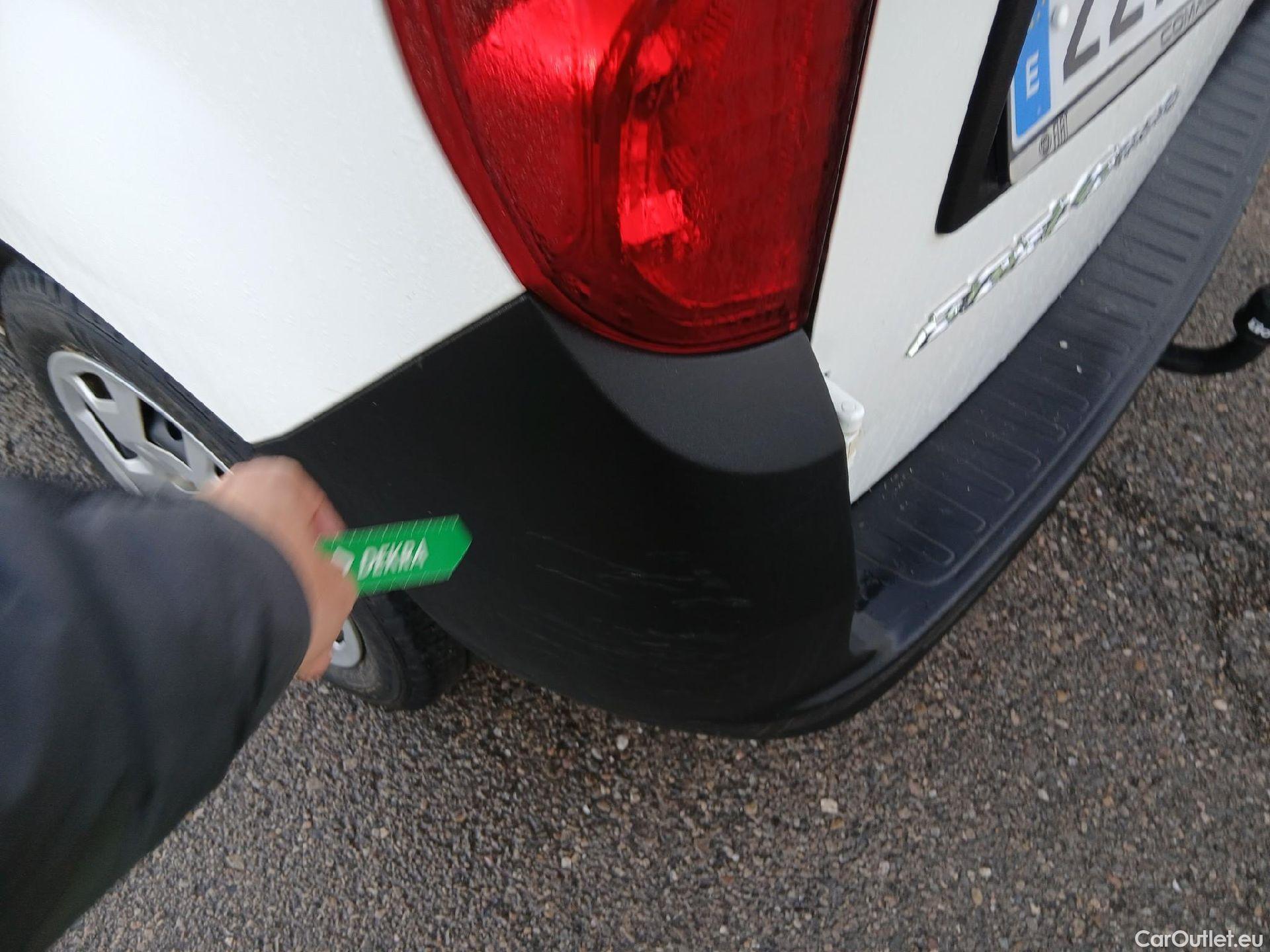  Fiat  Doblo FIAT Doblò Cargo/2015/4P/furgón derivado de turismo Cargo Maxi SX 1.6 Mjet 77kW (105CV) #11