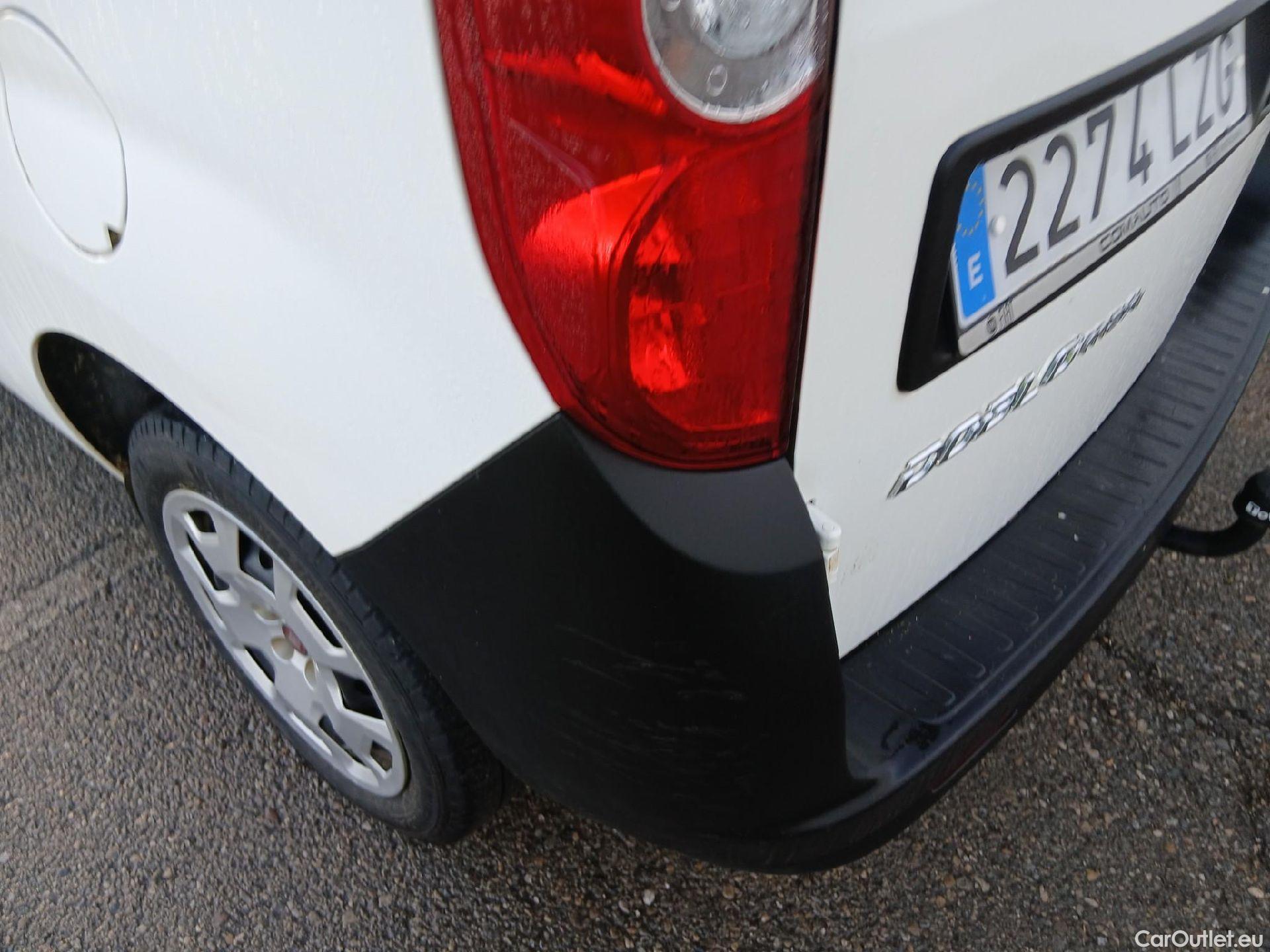  Fiat  Doblo FIAT Doblò Cargo/2015/4P/furgón derivado de turismo Cargo Maxi SX 1.6 Mjet 77kW (105CV) #12