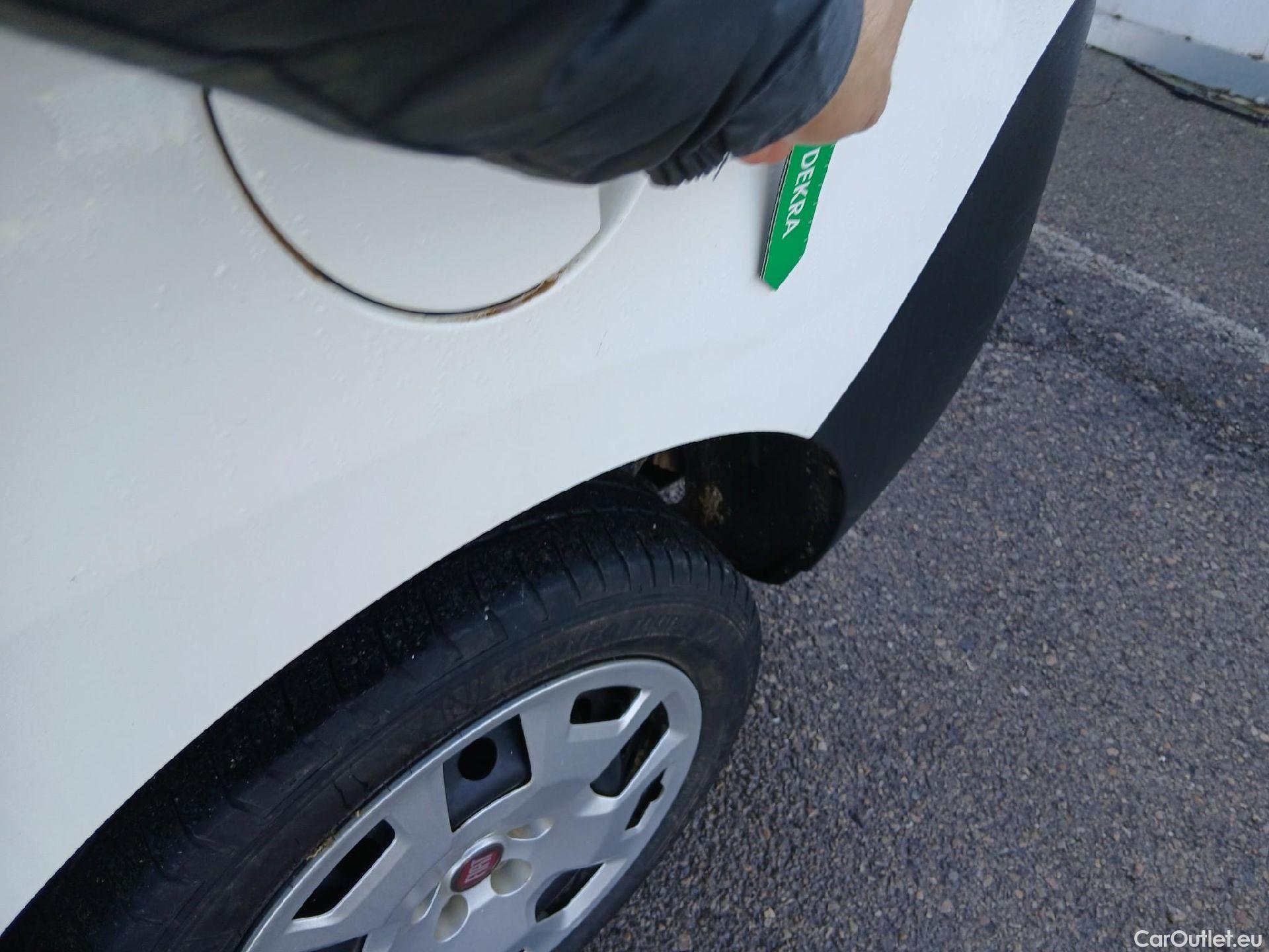  Fiat  Doblo FIAT Doblò Cargo/2015/4P/furgón derivado de turismo Cargo Maxi SX 1.6 Mjet 77kW (105CV) #9