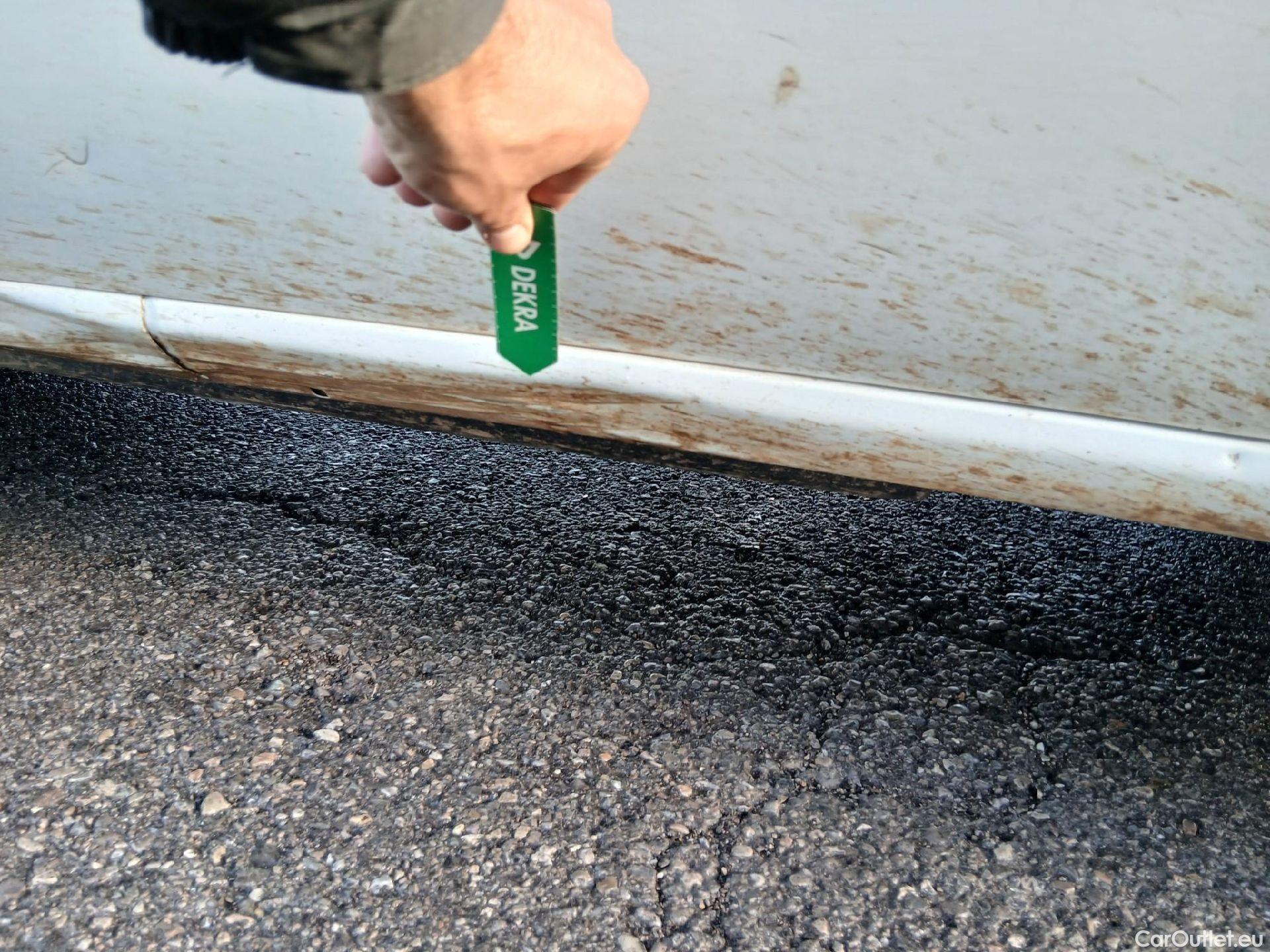  Fiat  Doblo FIAT Doblò Cargo/2015/4P/furgón derivado de turismo Cargo Maxi SX 1.6 Mjet 77kW (105CV) #25