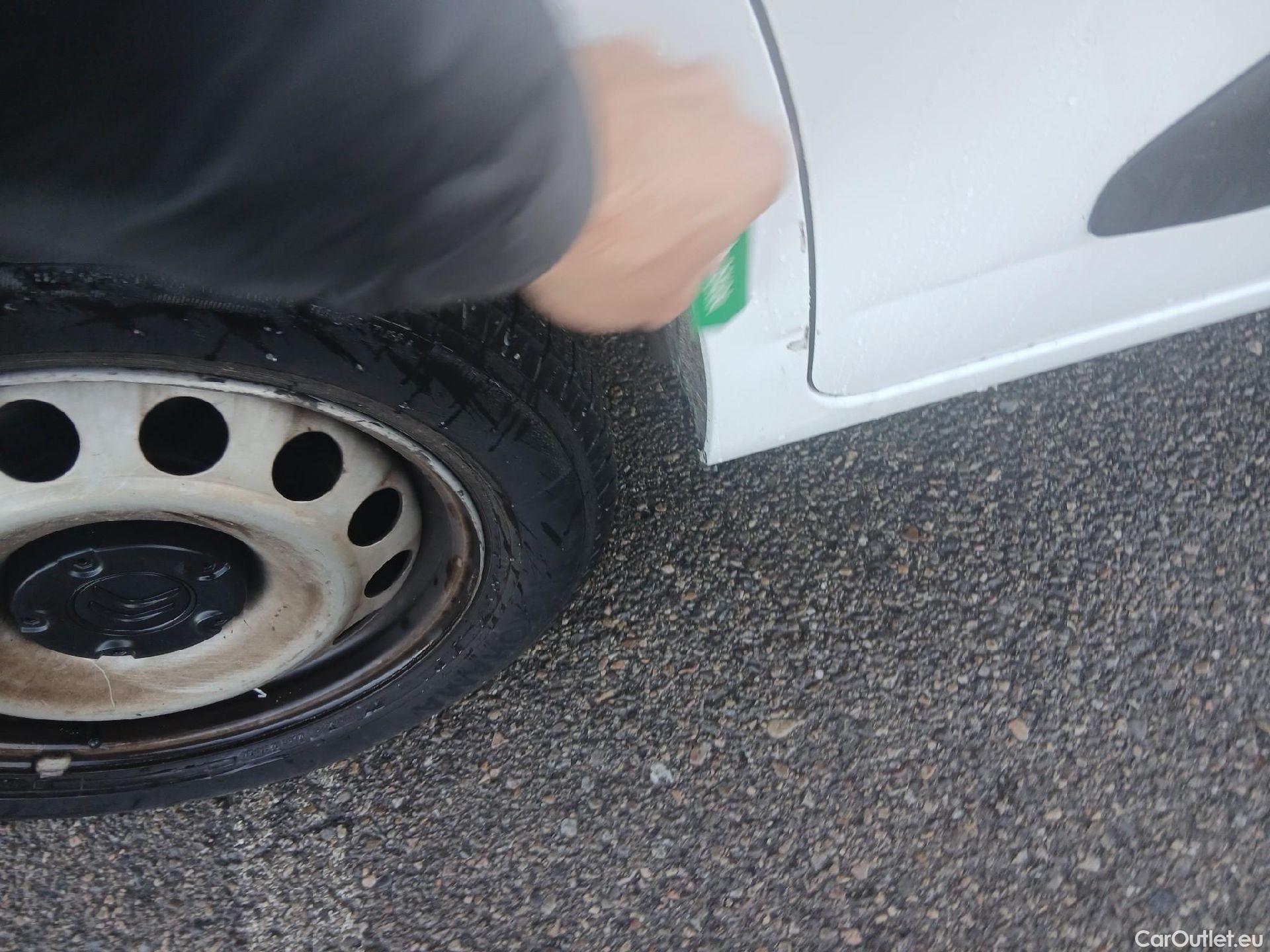  Citroen  Berlingo CITROEN  / 2018 / 4P / combi Talla M BlueHDi 100 S&S LIVE (IND) #13