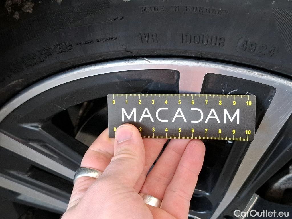  Bmw  Serie 1 BMW Série 1 / 2019 / 5P / Berline 1.5 116I DKG7 Business Design #9