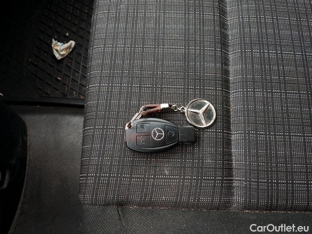  Mercedes  Vito MERCEDES-BENZ  / 2014 / 4P / furgón 116 CDI Larga #3