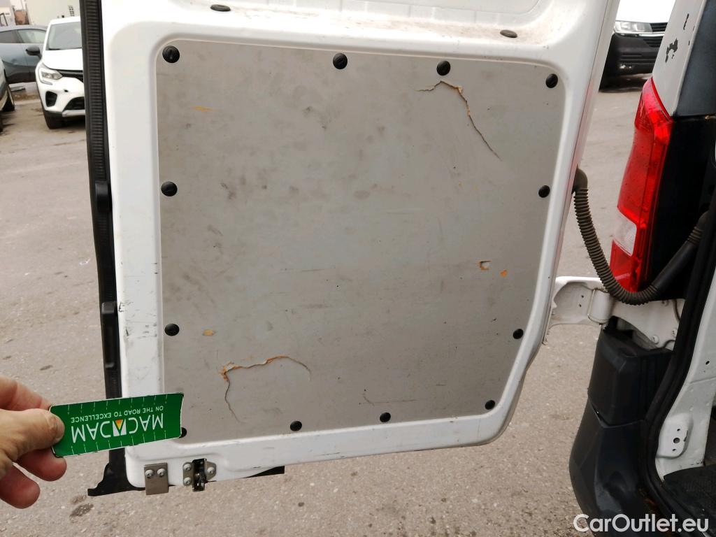  Mercedes  Vito MERCEDES-BENZ  / 2014 / 4P / furgón 116 CDI Larga #40