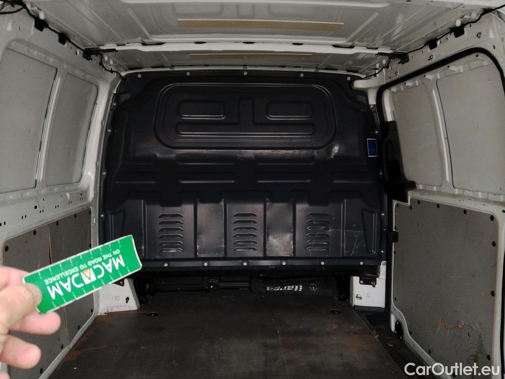  Mercedes  Vito MERCEDES-BENZ  / 2014 / 4P / furgón 116 CDI Larga #13