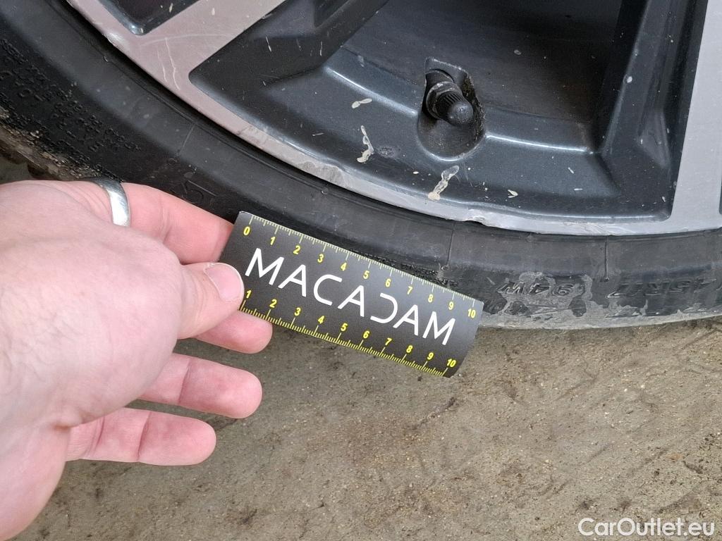  Bmw  Serie 1 BMW Série 1 / 2019 / 5P / Berline 1.5 116I DKG7 Business Design #19