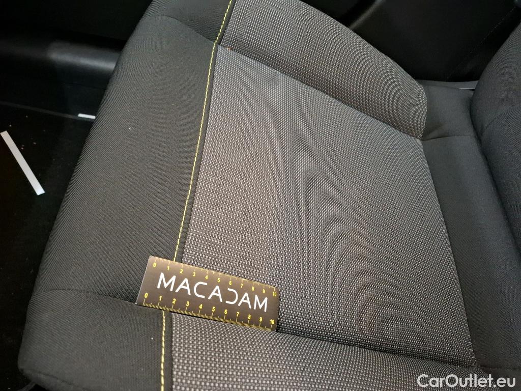  Citroen  C3  Shine 1.2 PureTech 80CV BVM5 E6 #8