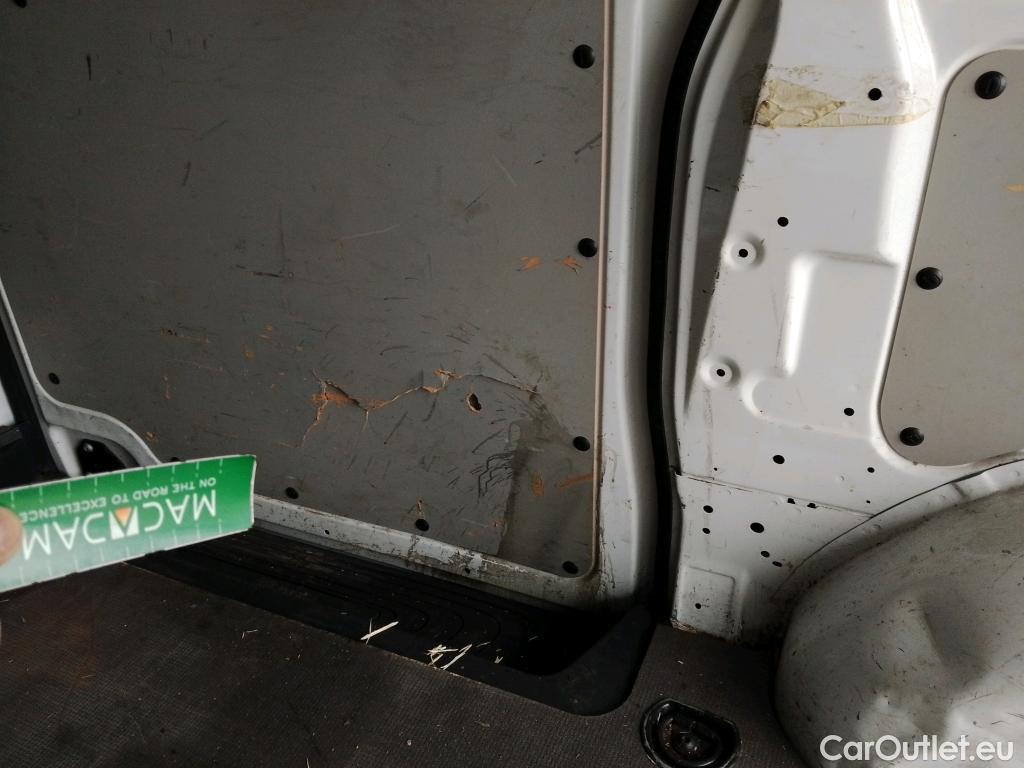  Mercedes  Vito MERCEDES-BENZ  / 2014 / 4P / furgón 116 CDI Larga #39