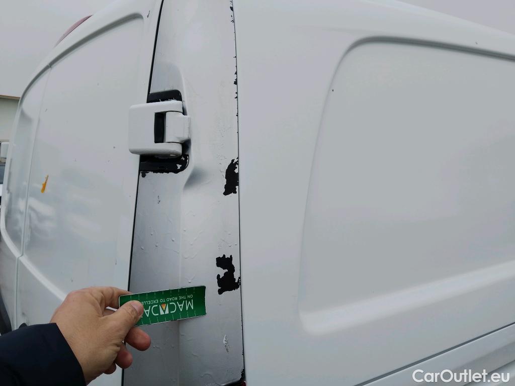  Mercedes  Vito MERCEDES-BENZ  / 2014 / 4P / furgón 116 CDI Larga #27