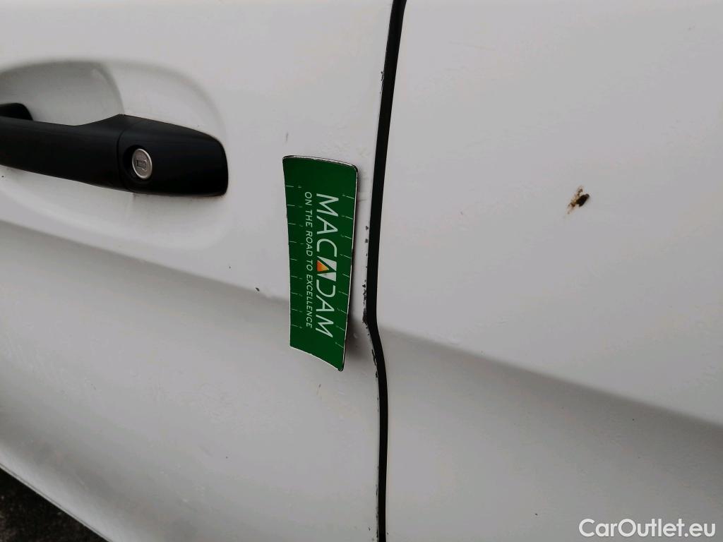  Mercedes  Vito MERCEDES-BENZ  / 2014 / 4P / furgón 116 CDI Larga #21