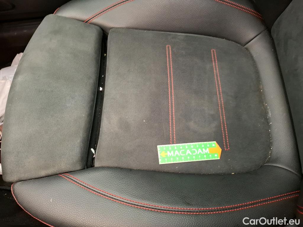  Mercedes  A-Klasse MERCEDES-BENZ Classe A 5p Berline A 200 AMG Line 7G-DCT #37