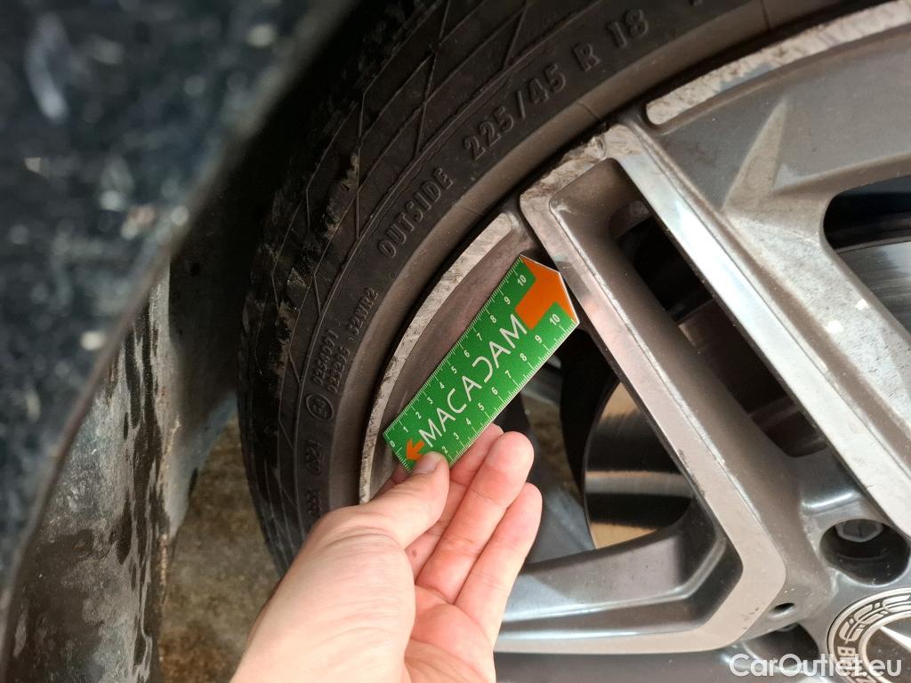  Mercedes  A-Klasse MERCEDES-BENZ Classe A 5p Berline A 200 AMG Line 7G-DCT #34