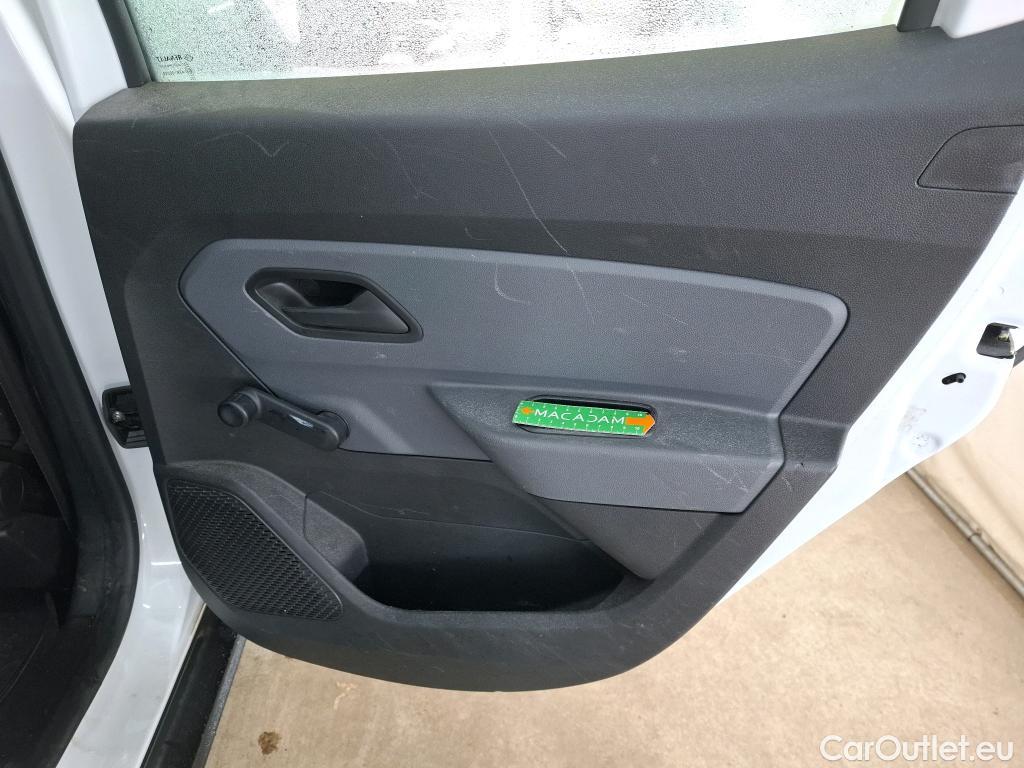  Dacia  Duster  II Essential 1.6 SCe 115CV BVM5 E6dT #1