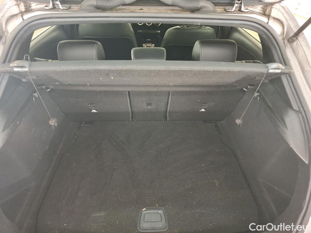  Mercedes  A-Klasse MERCEDES-BENZ Classe A Compact / 2018 / 5P / Berline A 180 d Business Line 8G-DCT #1