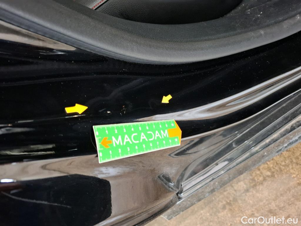  Mercedes  A-Klasse MERCEDES-BENZ Classe A 5p Berline A 200 AMG Line 7G-DCT #19