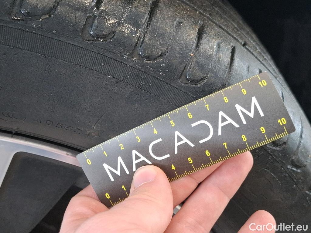  Mercedes  A-Klasse MERCEDES-BENZ Classe A Compact / 2018 / 5P / Berline A 180 d Business Line 8G-DCT #8