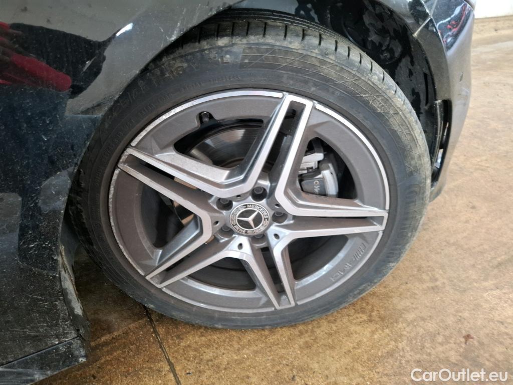  Mercedes  A-Klasse MERCEDES-BENZ Classe A 5p Berline A 200 AMG Line 7G-DCT #31