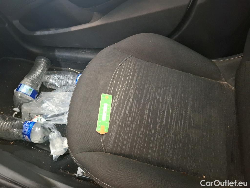  Peugeot  208 PEUGEOT  Affaire VU 5p Berline 1.6 BlueHDi 75 PACK CLIM #49