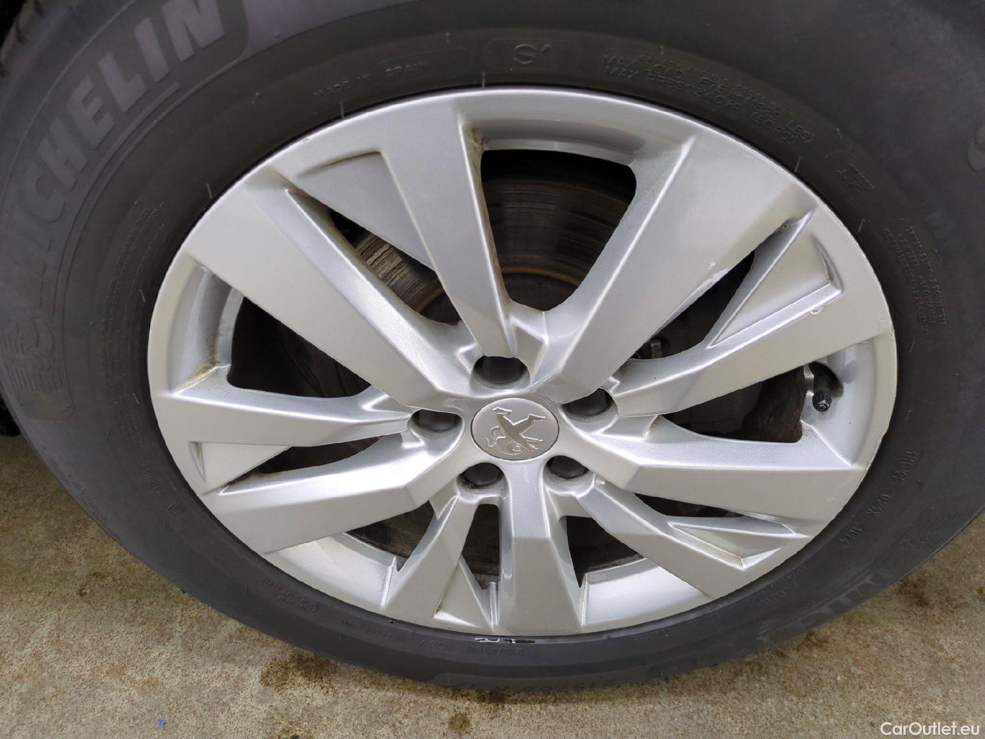  Peugeot  3008  Active Business 1.5 HDi 130CV BVA8 E6d #3