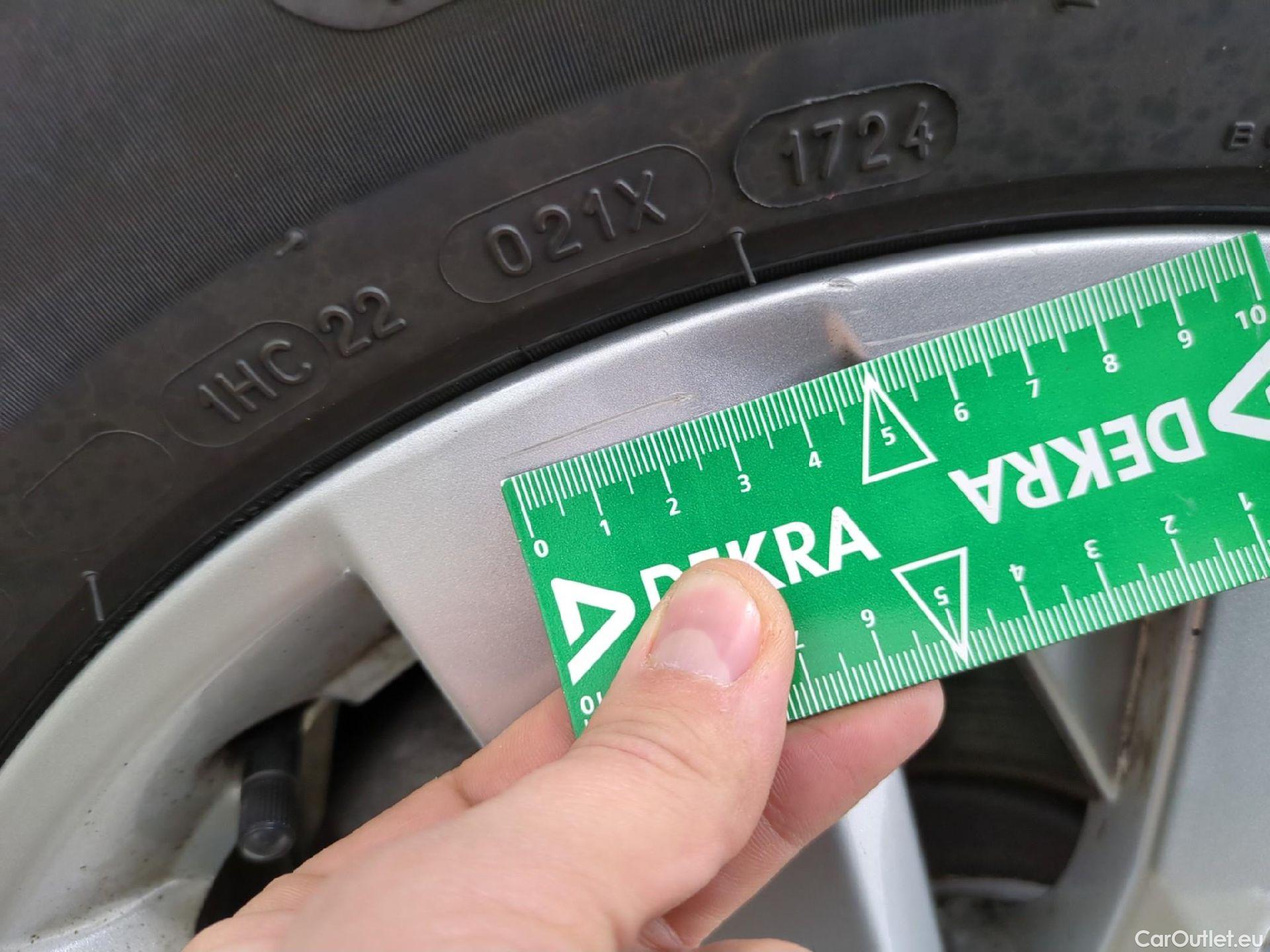  Peugeot  3008  Active Business 1.5 HDi 130CV BVA8 E6d #8