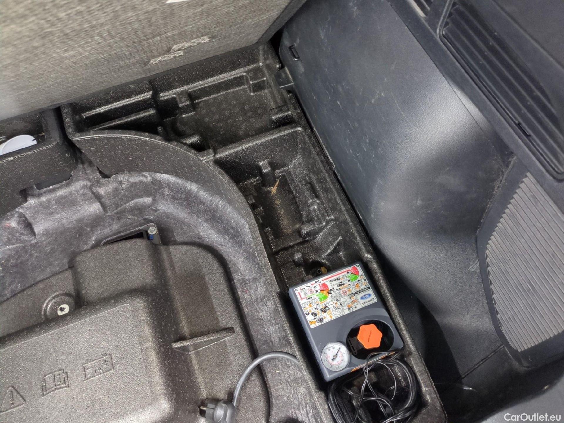  Ford  Kuga FORD  / 2019 / 5P / SUV 2.5 Dur 225 hybrid PHEV Pshift Titanium #1