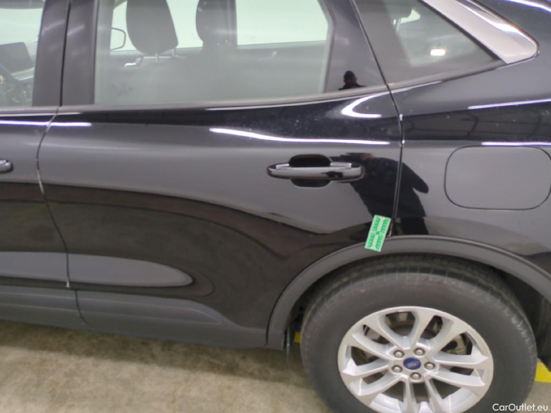  Ford  Kuga FORD  / 2019 / 5P / SUV 2.5 Dur 225 hybrid PHEV Pshift Titanium #17