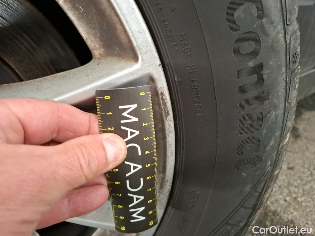  Bmw  Serie 2 Série 2 Active Tourer 216d Lounge 1.5 115CV BVA7 E6dT #28