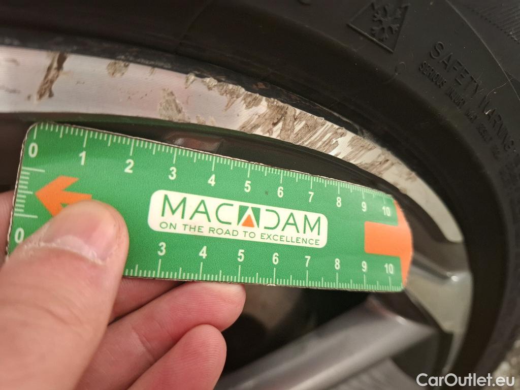  DS  DS7 DS DS 7 Crossback / 2017 / 5P / SUV E-TENSE 4x4 300 RIVOLI #15