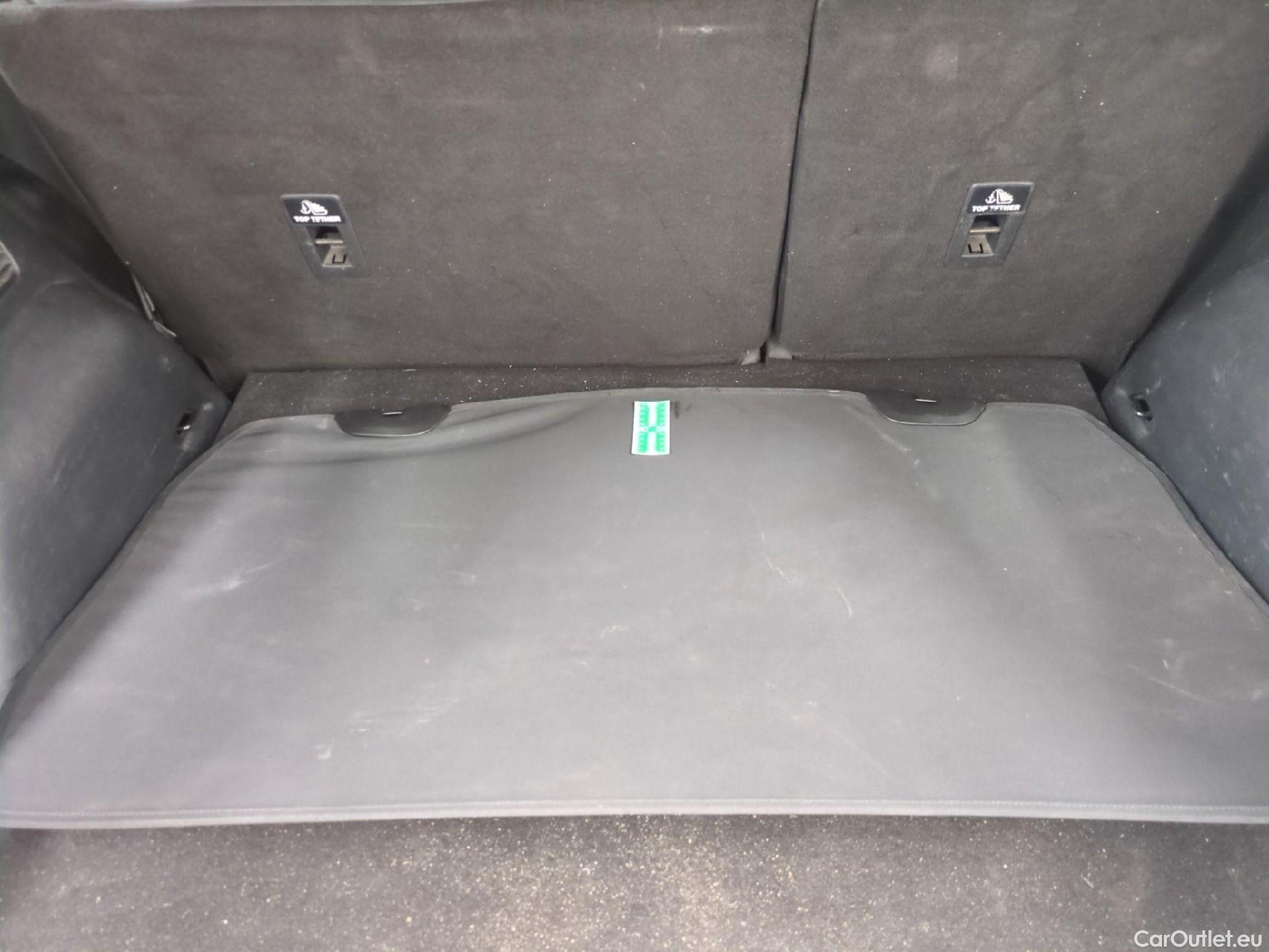  Ford  Kuga FORD  / 2019 / 5P / SUV 2.5 Dur 225 hybrid PHEV Pshift Titanium #19