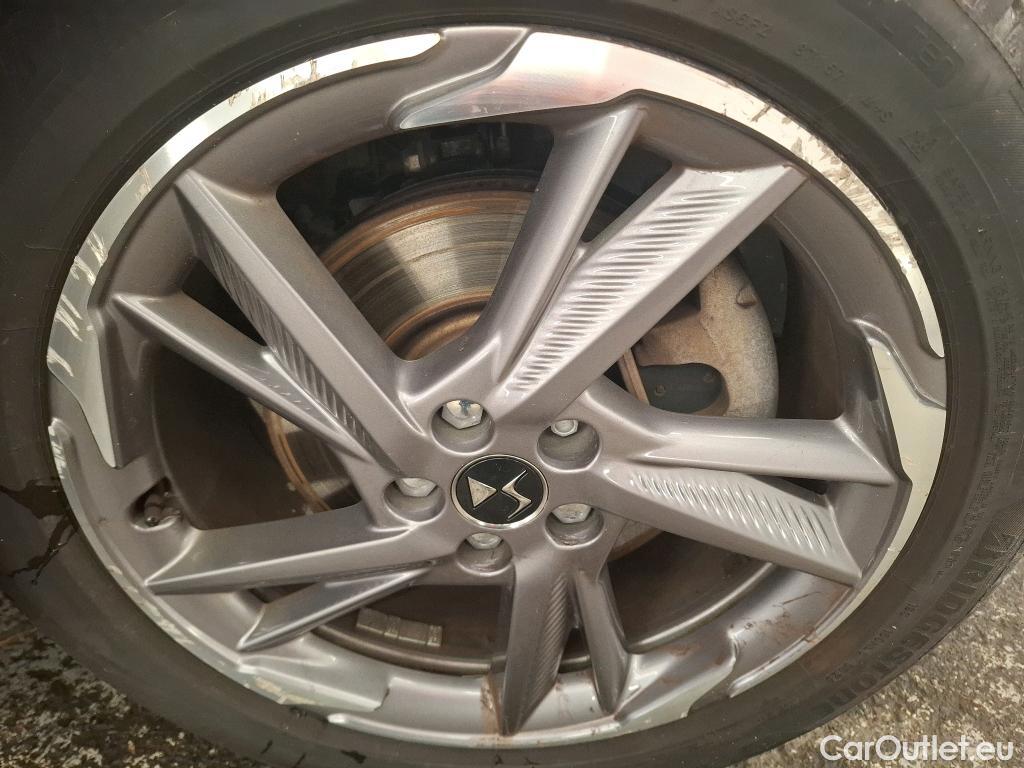  DS  DS7 DS DS 7 Crossback / 2017 / 5P / SUV E-TENSE 4x4 300 RIVOLI #14