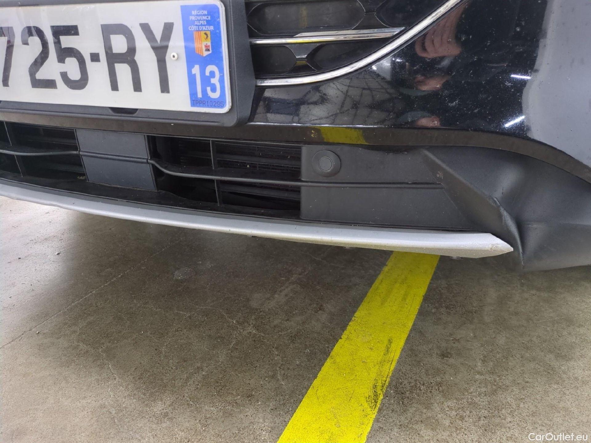  Ford  Kuga FORD  / 2019 / 5P / SUV 2.5 Dur 225 hybrid PHEV Pshift Titanium #8