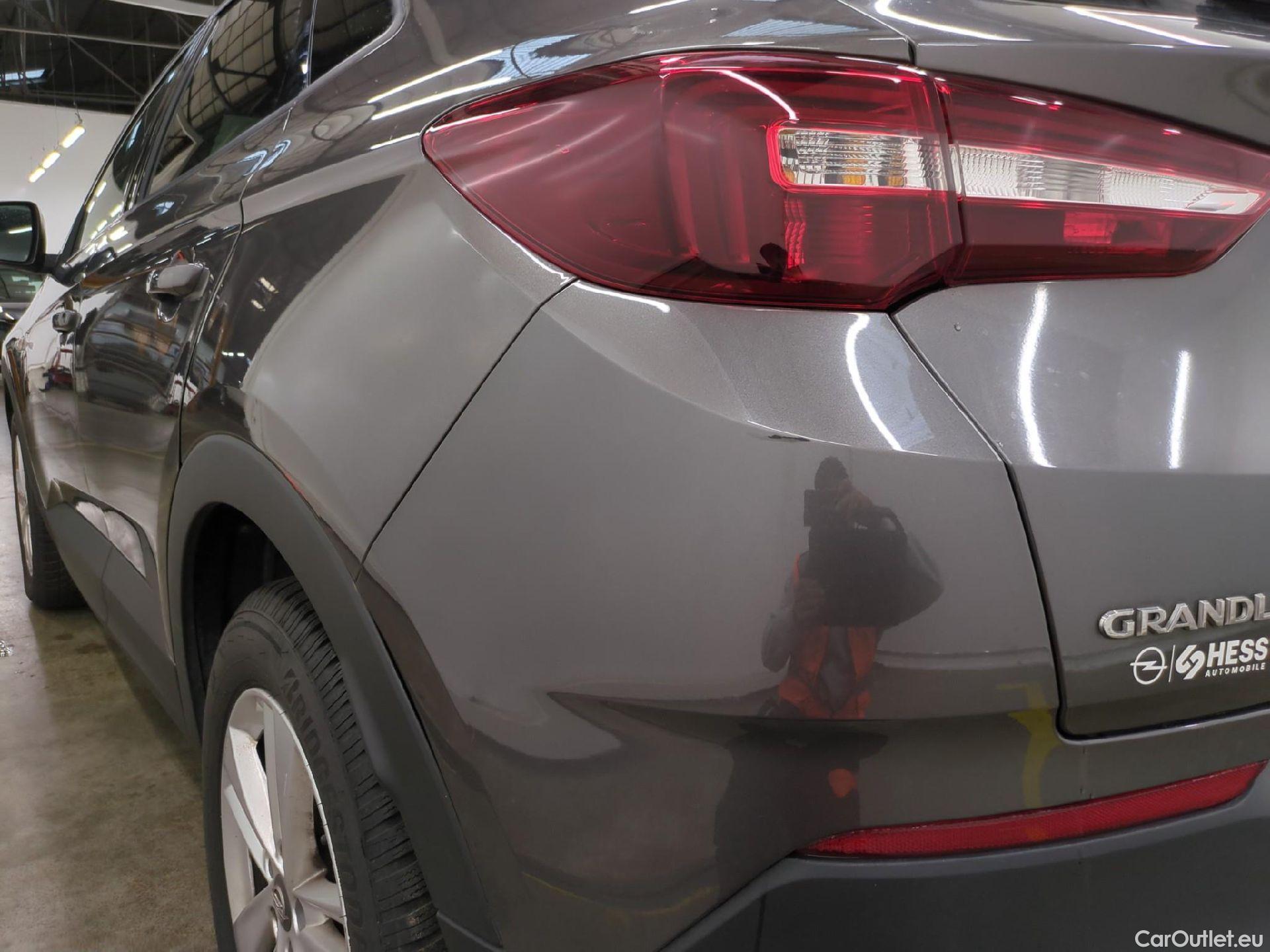  Opel   Grandland X Grandland X Elegance Business 1.5 130CV BVA8 E6d #26