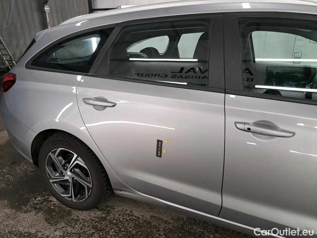  Hyundai  i30  cw Business 1.6 CRDi 115CV BVM6 E6d #23