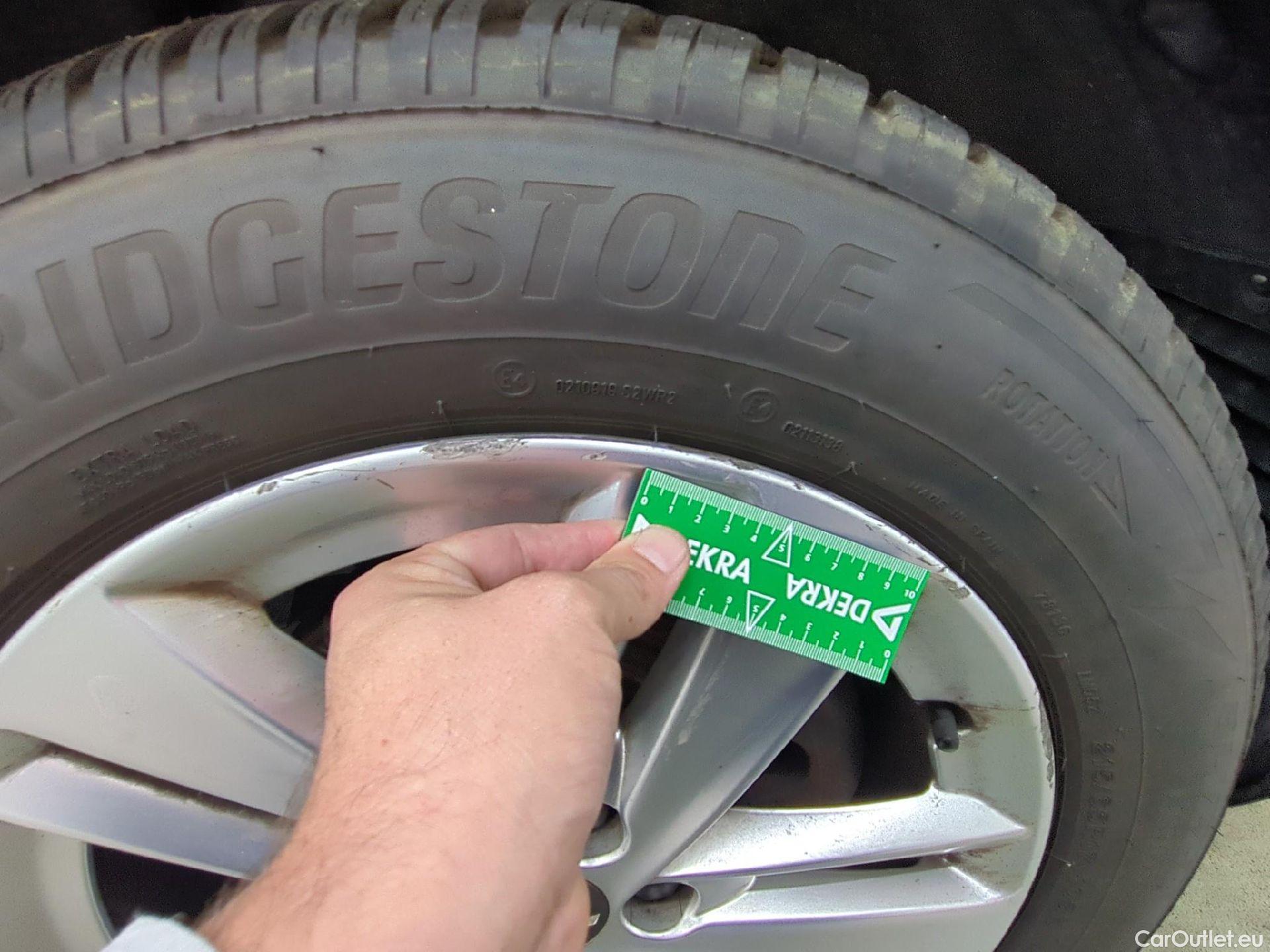  Opel   Grandland X Grandland X Elegance Business 1.5 130CV BVA8 E6d #13