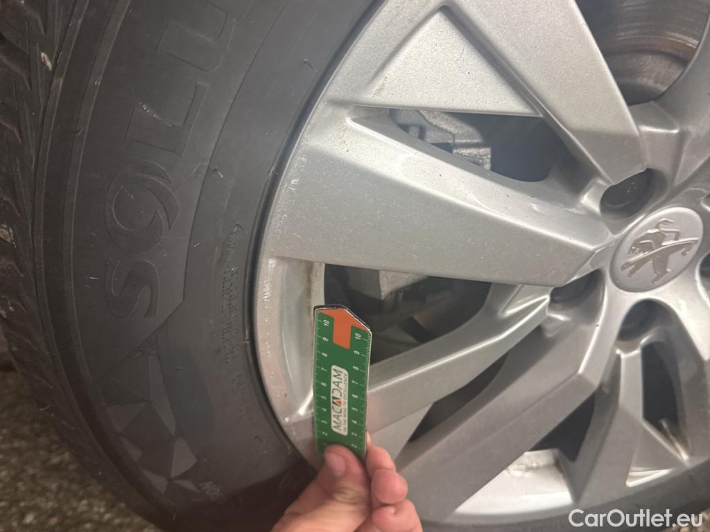  Peugeot  3008  II Active Pack 1.5 HDi 130CV BVA8 E6d #9