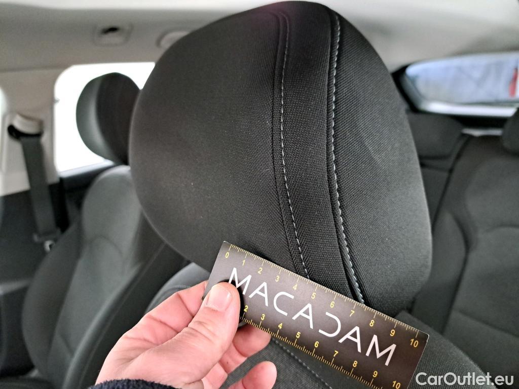  Hyundai  i30  cw Business 1.6 CRDi 115CV BVM6 E6d #35