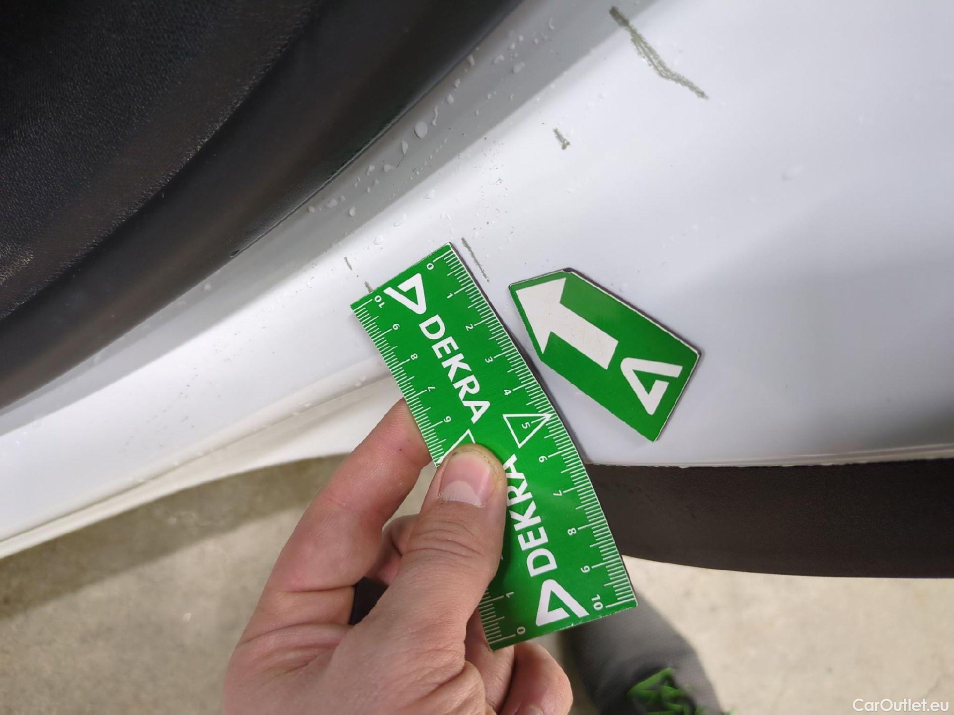  Peugeot  5008  GT Line 1.5 HDi 130CV BVM6 7 Sieges E6dT #8