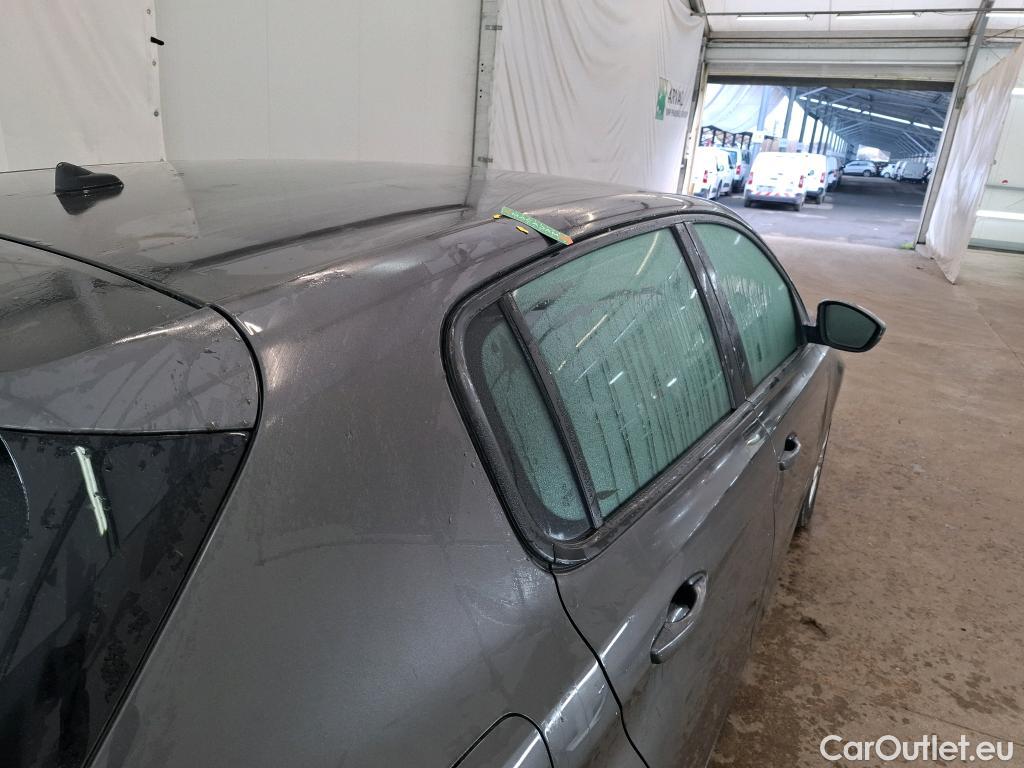  Peugeot  308 PEUGEOT  / 2017 / 5P / Berline BlueHDi 130 EAT8 S&S ACTIVE BUSINESS #49