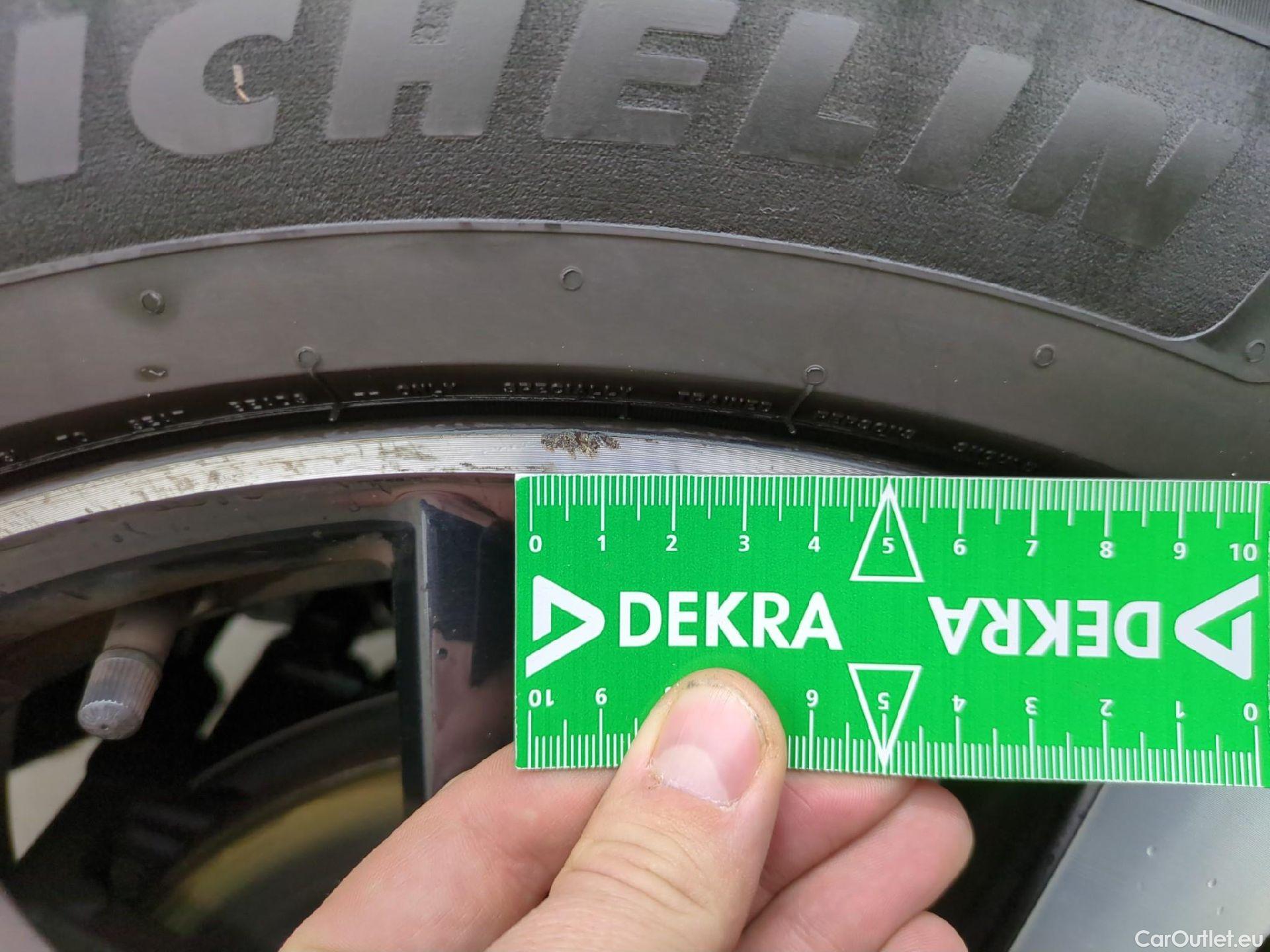  Peugeot  5008  GT Line 1.5 HDi 130CV BVM6 7 Sieges E6dT #24