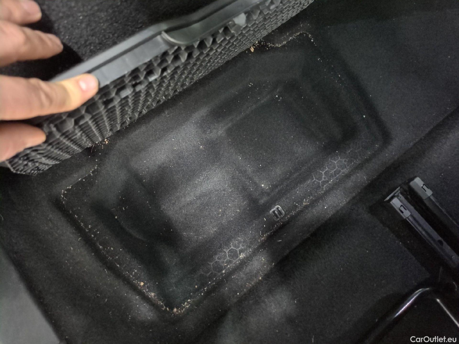  Peugeot  5008  GT Line 1.5 HDi 130CV BVM6 7 Sieges E6dT #15