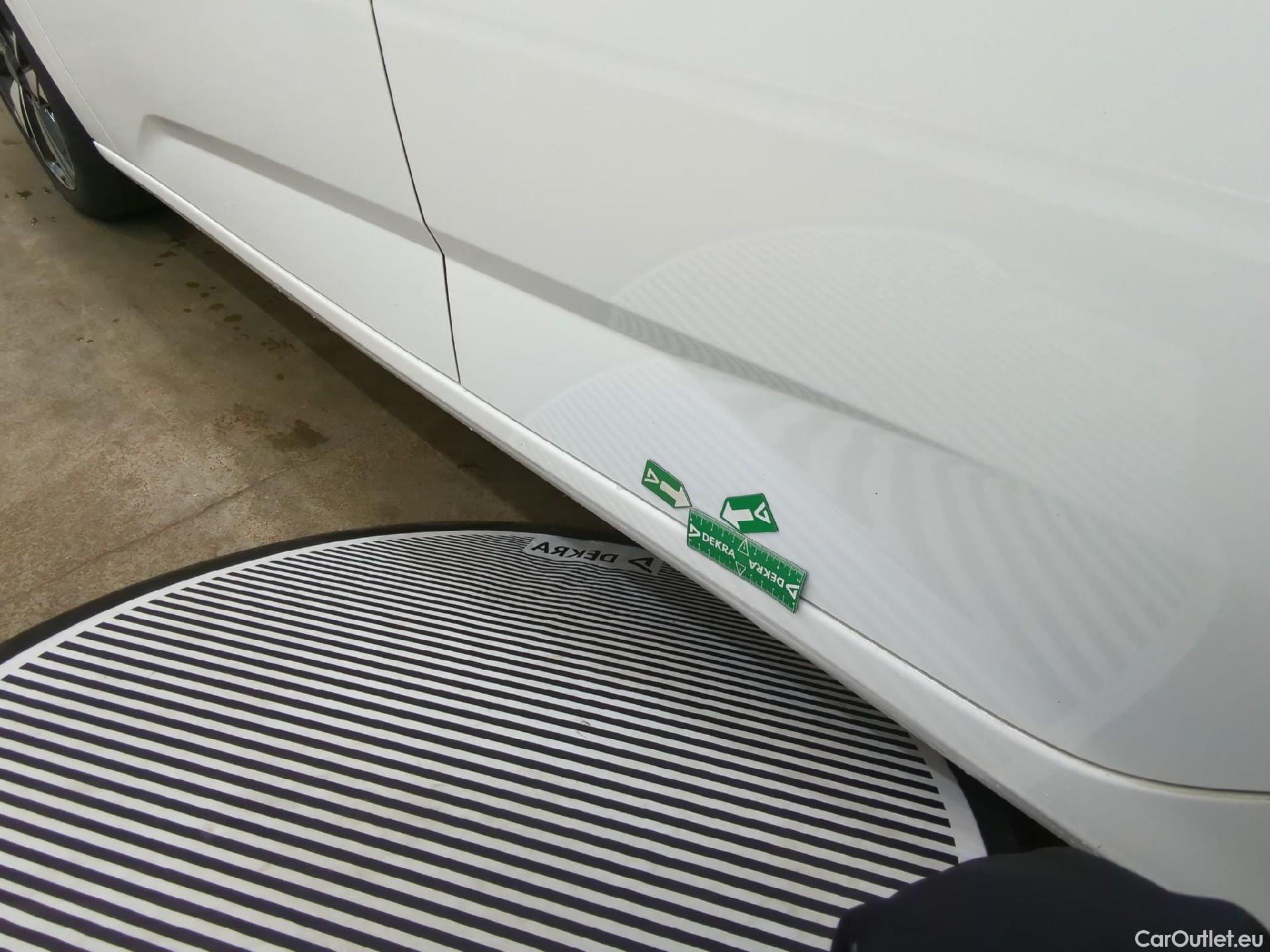  Peugeot  308 PEUGEOT  SW / 2021 / 5P / Break BlueHDi 130 EAT8 ALLURE #14