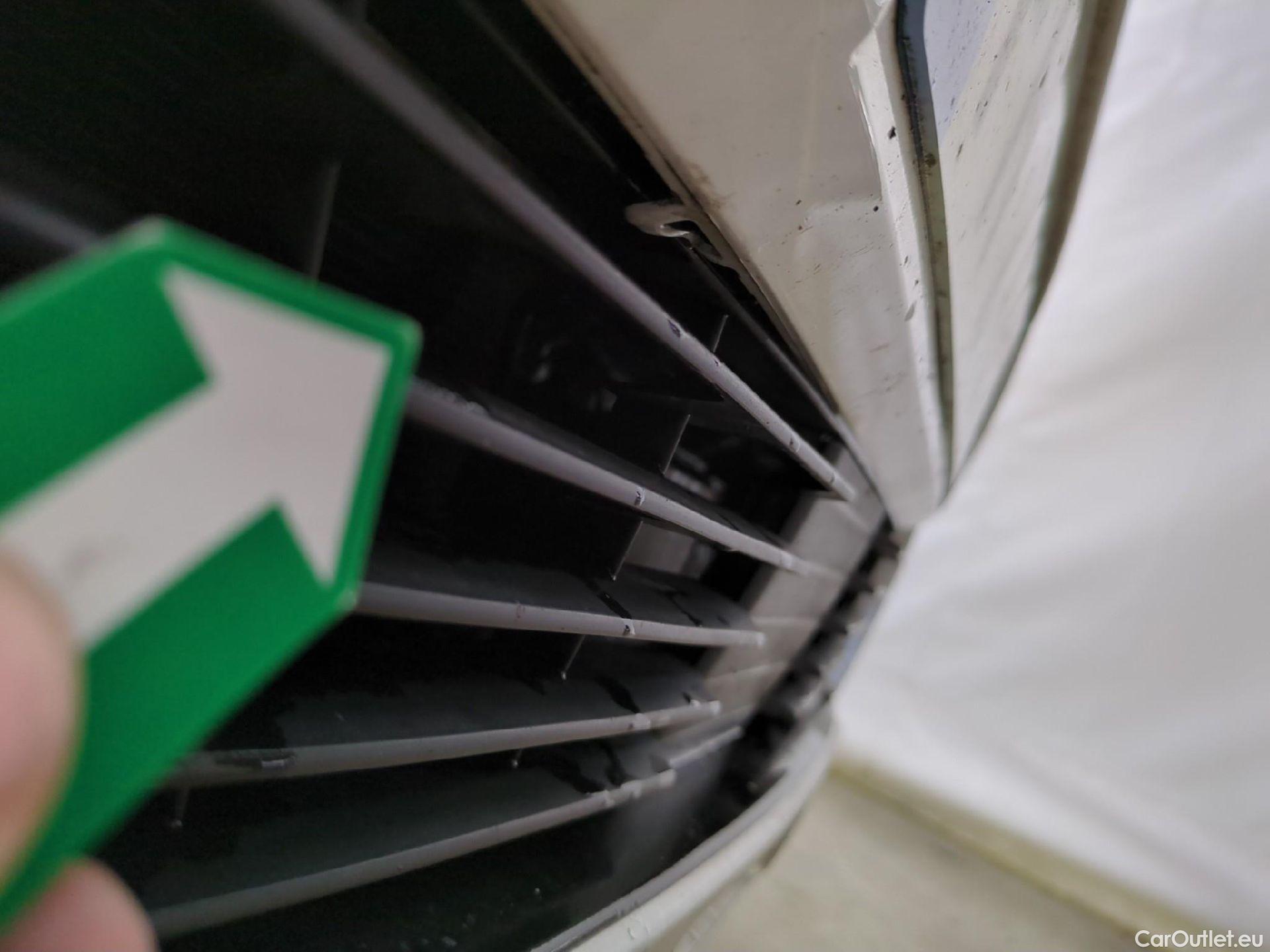  Peugeot  5008  GT Line 1.5 HDi 130CV BVM6 7 Sieges E6dT #38