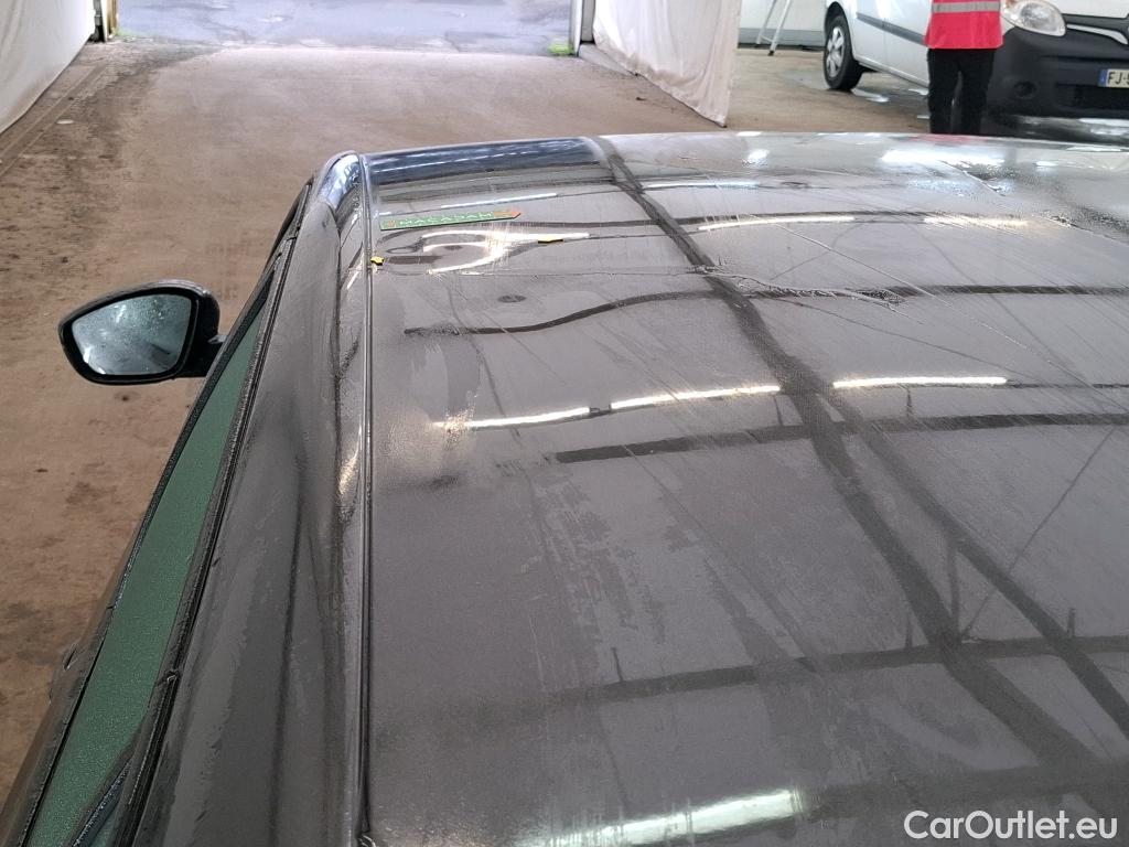  Peugeot  308 PEUGEOT  / 2017 / 5P / Berline BlueHDi 130 EAT8 S&S ACTIVE BUSINESS #9